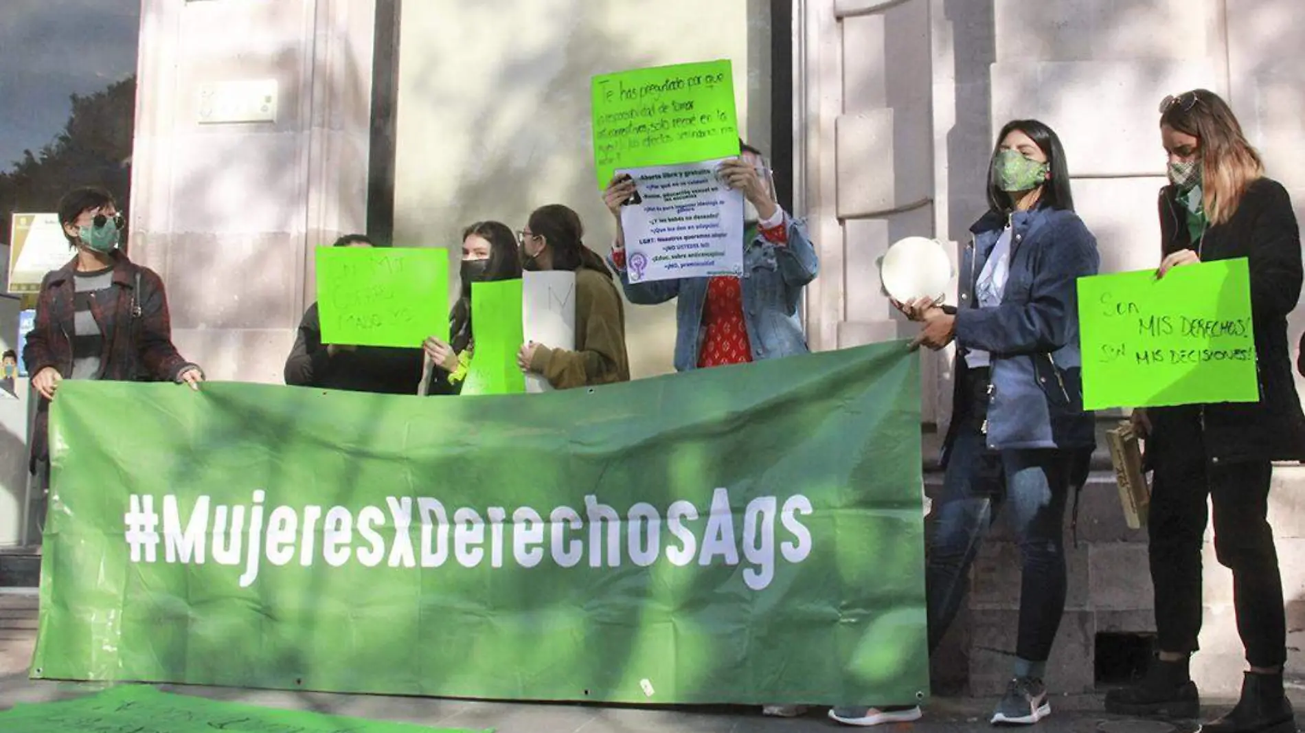 manifestacion de grupos feministas